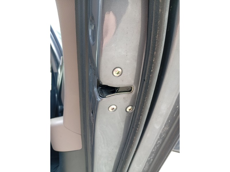 Recambio de cerradura puerta trasera derecha para hyundai i20 referencia OEM IAM 81420C8020  