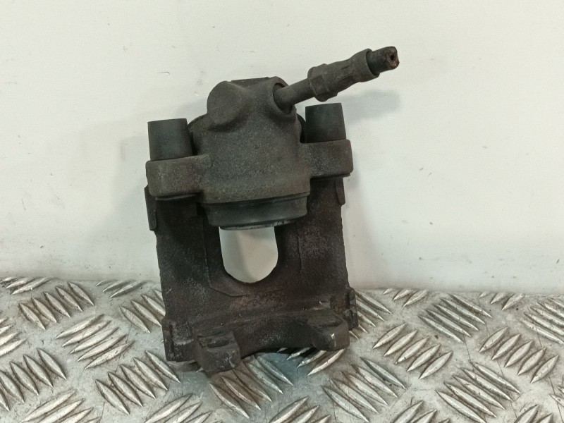 Recambio de pinza freno trasera derecha para bmw 3 coupé (e46) 330 cd referencia OEM IAM 9574222  