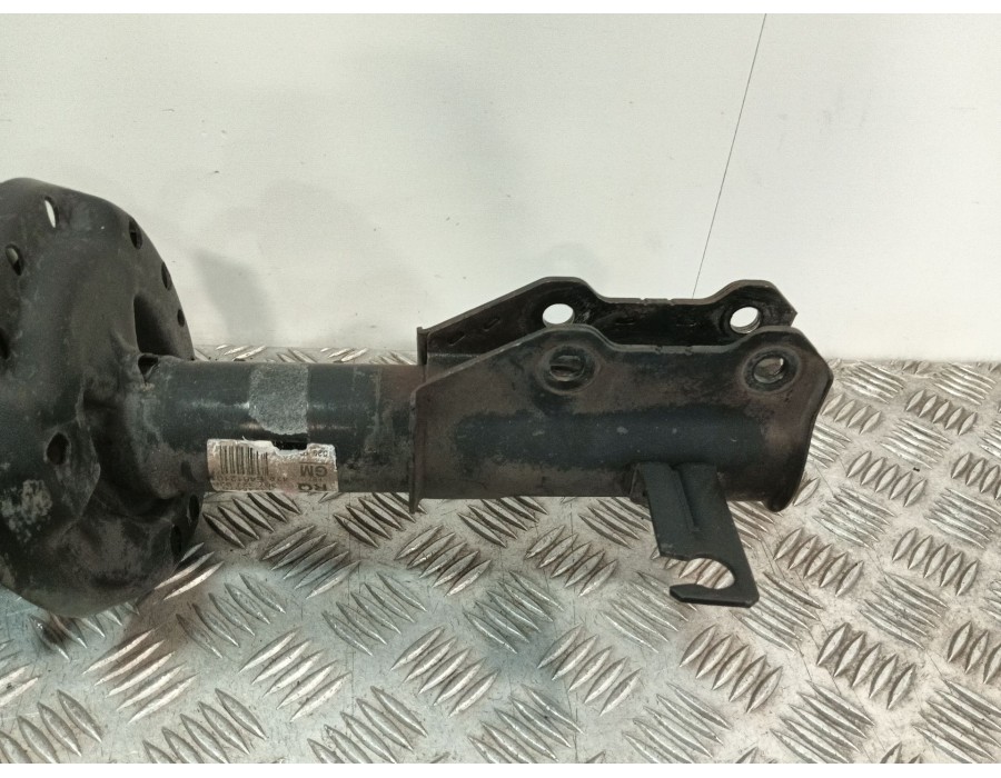 Recambio de amortiguador delantero izquierdo para opel insignia berlina 2.0 cdti cat referencia OEM IAM 13245976  