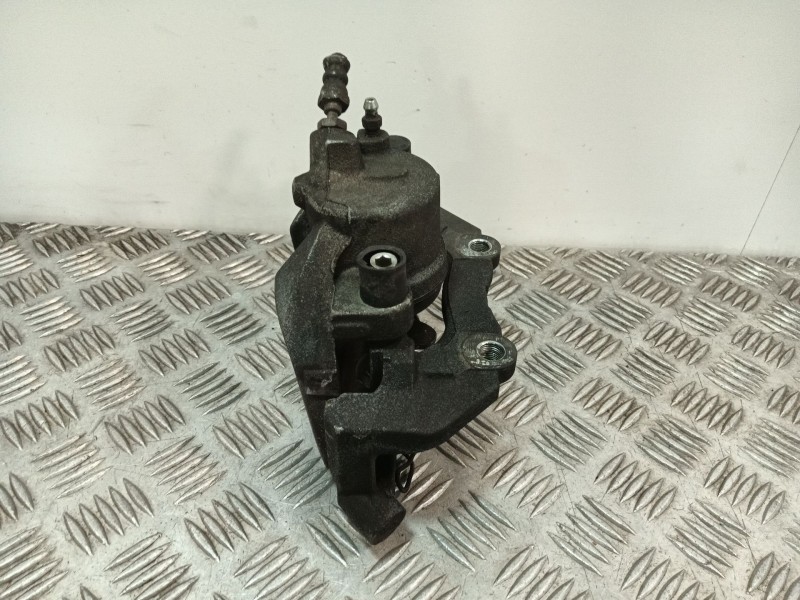 Recambio de pinza freno delantera derecha para mazda 3 lim. (bl) referencia OEM IAM   