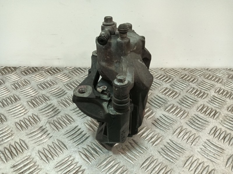 Recambio de pinza freno delantera izquierda para opel astra j lim. 1.6 16v cat referencia OEM IAM   