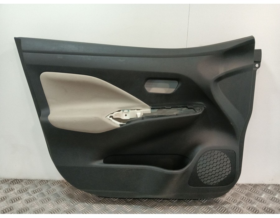 Recambio de guarnecido puerta delantera izquierda para nissan micra v (k14) 1.0 12v cat referencia OEM IAM 809235FA0A  