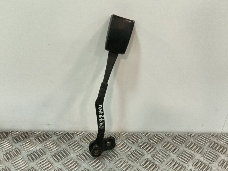 Recambio de enganche cinturon delantero izquierdo para audi a3 (8l1) 1.9 tdi referencia OEM IAM 8L0858675  