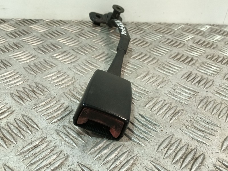Recambio de enganche cinturon delantero izquierdo para audi a3 (8l1) 1.9 tdi referencia OEM IAM 8L0858675  