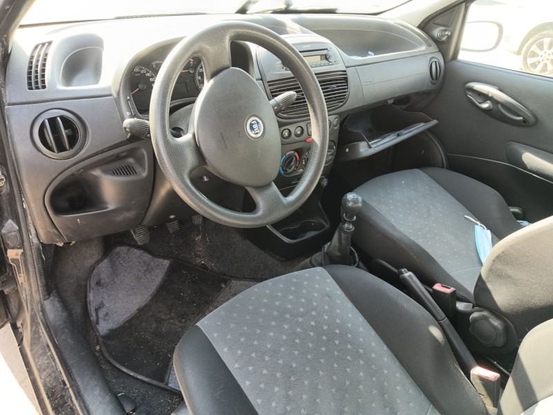 fiat punto (188_) del año 2006