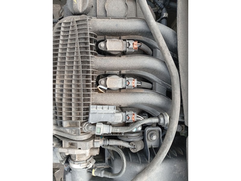 Recambio de inyector para peugeot 208 i (ca_, cc_) 1.2 vti 82 referencia OEM IAM 9676017480  