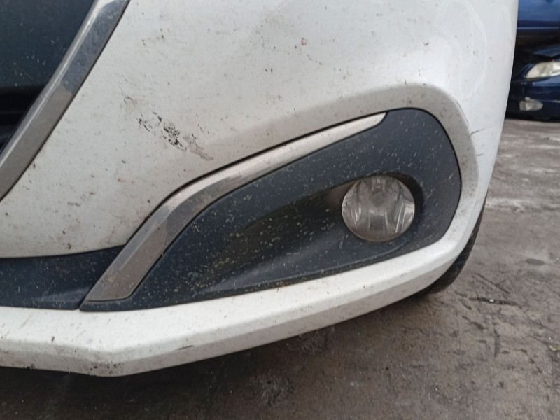 Recambio de faro antiniebla izquierdo para peugeot 208 i (ca_, cc_) 1.2 vti 82 referencia OEM IAM 9675450980  