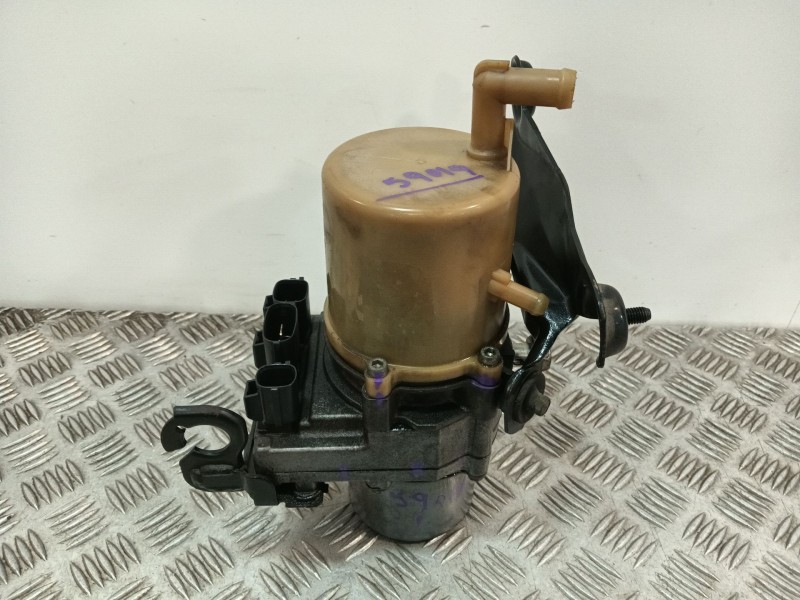 Recambio de bomba direccion para mazda 5 berl. (cr) referencia OEM IAM YJF299  