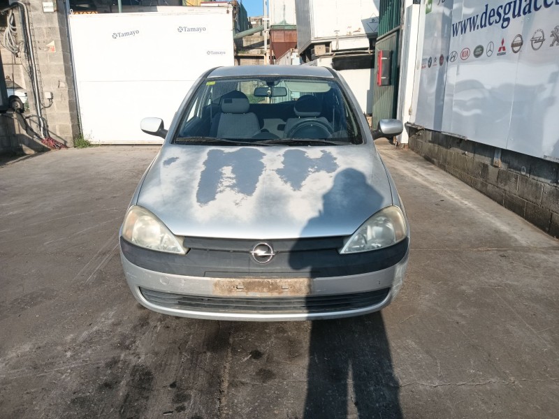 opel corsa c (x01) del año 2002