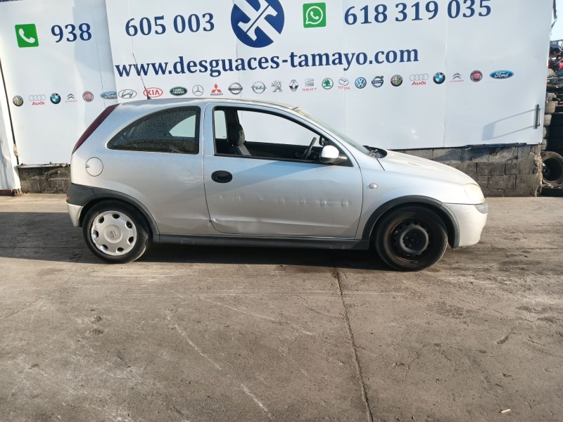 opel corsa c (x01) del año 2002