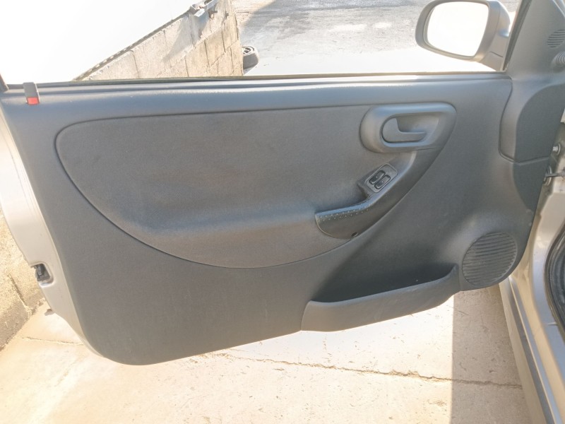 opel corsa c (x01) del año 2002
