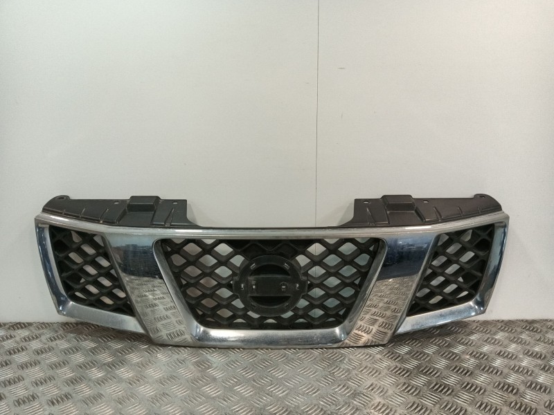 Recambio de rejilla delantera para nissan pathfinder iii (r51) 2.5 dci referencia OEM IAM 22016467  