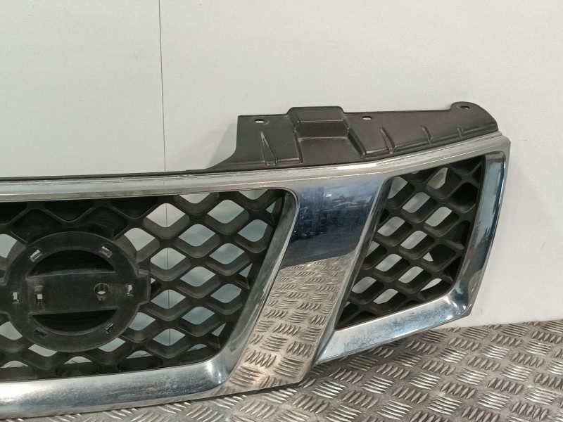 Recambio de rejilla delantera para nissan pathfinder iii (r51) 2.5 dci referencia OEM IAM 22016467  