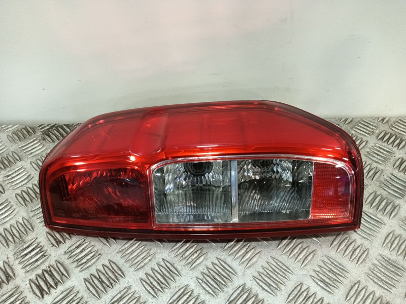 Recambio de piloto trasero izquierdo para nissan pathfinder iii (r51) 2.5 dci 4wd referencia OEM IAM 22016467  