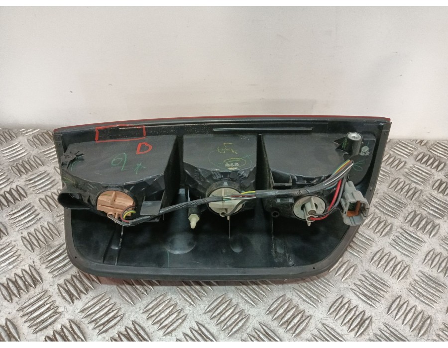 Recambio de piloto trasero izquierdo para nissan pathfinder iii (r51) 2.5 dci 4wd referencia OEM IAM 22016467  