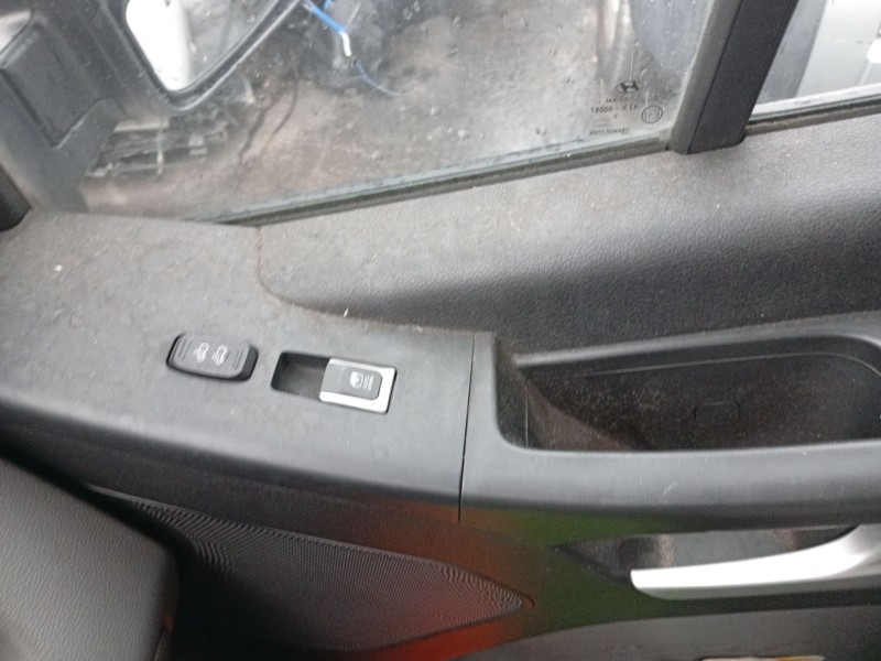 Recambio de mando elevalunas delantero derecho para hyundai h350 furgoneta 2.5 crdi referencia OEM IAM 9369259001  