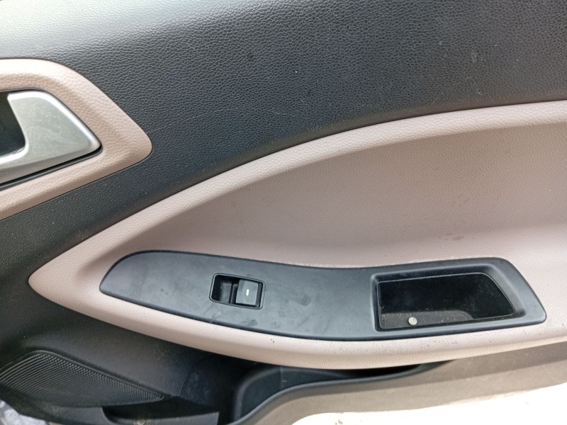 Recambio de mando elevalunas delantero derecho para hyundai i20 referencia OEM IAM 93580C80004X  