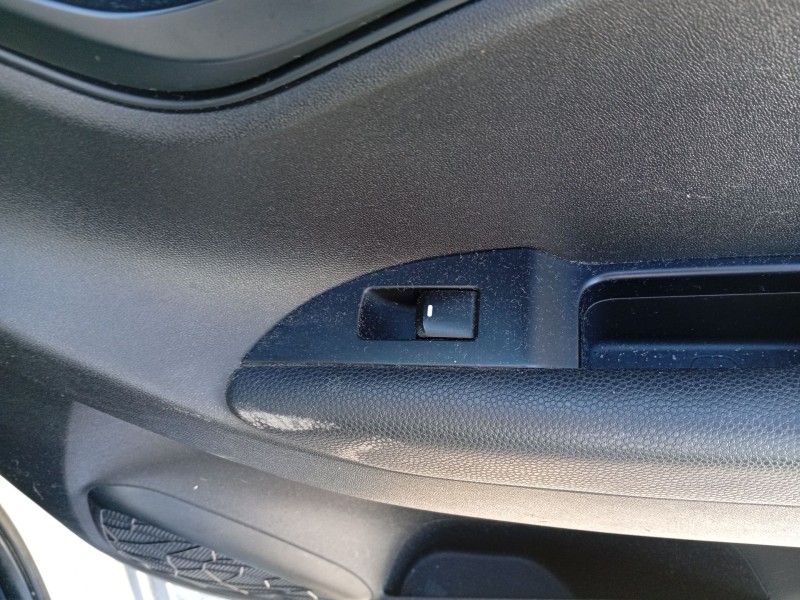 Recambio de mando elevalunas trasero derecho para hyundai ix20 (jc) 1.4 referencia OEM IAM 935751K0004X  