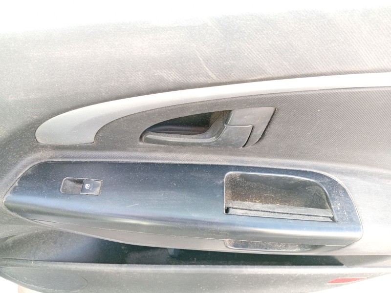 Recambio de mando elevalunas delantero derecho para kia cee´d 1.6 crdi cat referencia OEM IAM 935751H100EQ  