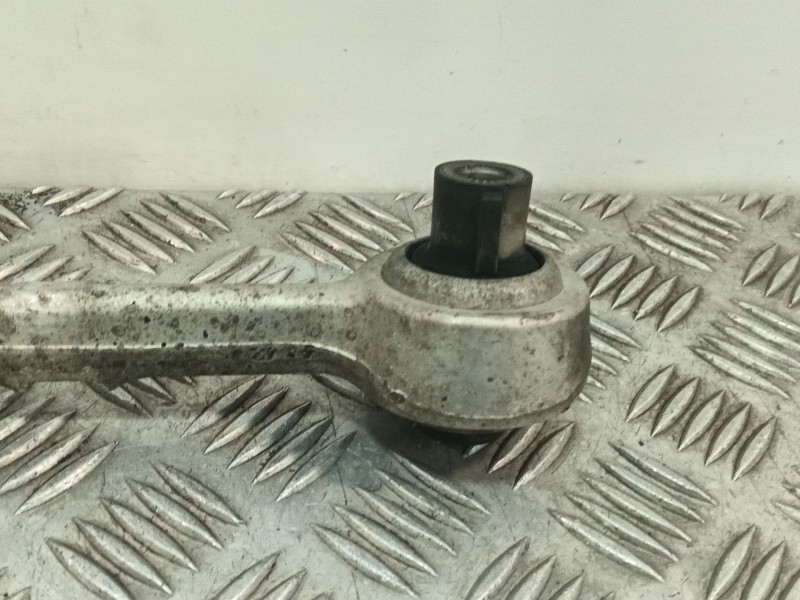 Recambio de brazo suspension inferior delantero izquierdo para bmw serie 3 berlina (e90) referencia OEM IAM 6763699L  