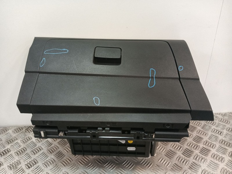 Recambio de guantera para nissan micra v (k14) 1.0 referencia OEM IAM 685105FA0A  