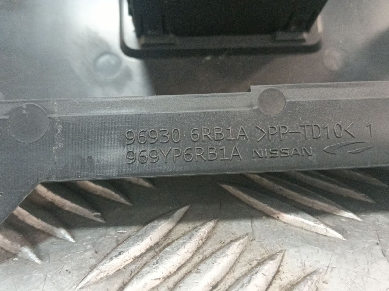 Recambio de moldura para nissan x-trail ii (t31) 2.0 4x4 referencia OEM IAM 969306RB1A  