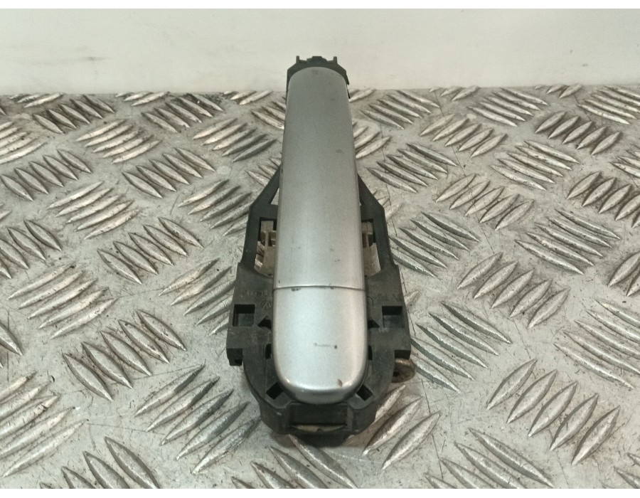 Recambio de maneta exterior delantera derecha para volkswagen golf iv (1j1) 1.9 tdi referencia OEM IAM 3B0837  