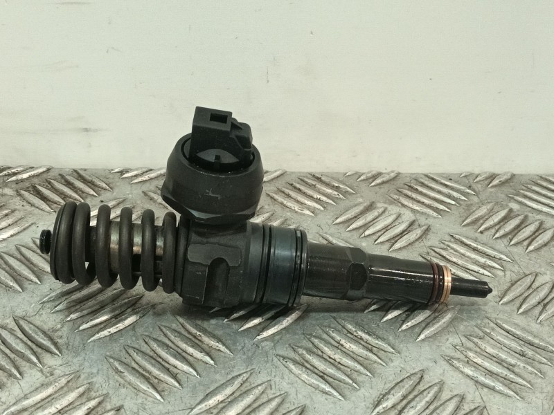 Recambio de inyector para audi a3 sportback (8pa) 2.0 tdi referencia OEM IAM 038130073AG 0414720215 