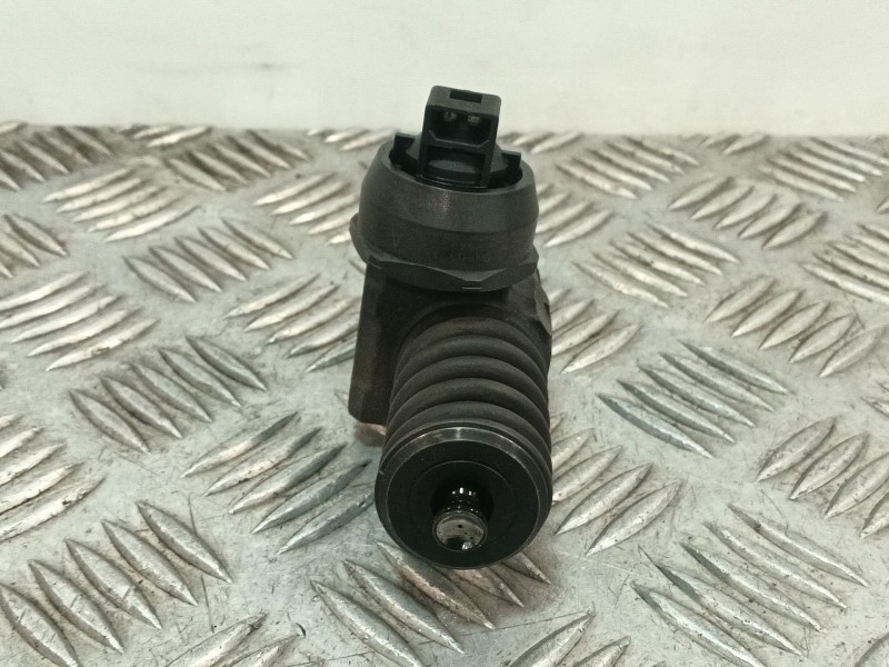 Recambio de inyector para audi a3 sportback (8pa) 2.0 tdi referencia OEM IAM 038130073AG 0414720215 