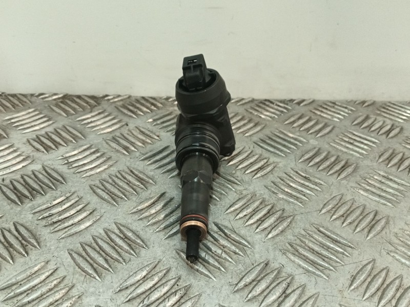 Recambio de inyector para audi a3 sportback (8pa) 2.0 tdi referencia OEM IAM 0414720215 038130073AG 