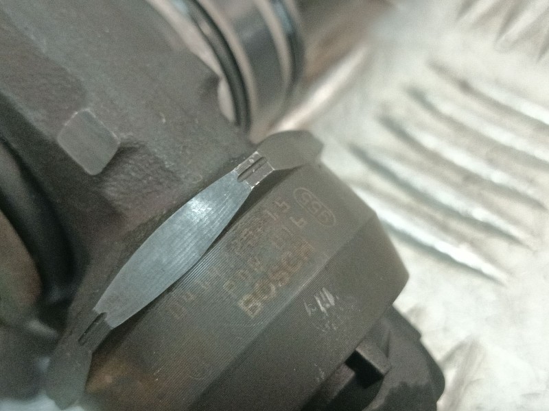Recambio de inyector para audi a3 sportback (8pa) 2.0 tdi referencia OEM IAM 0414720215 038130073AG 