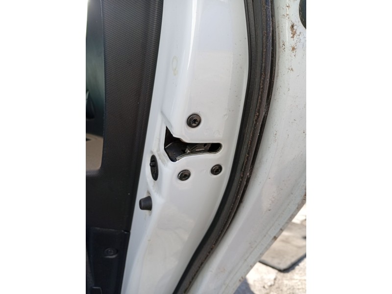 Recambio de cerradura puerta trasera derecha para kia cee´d 1.6 crdi cat referencia OEM IAM 814201H000  