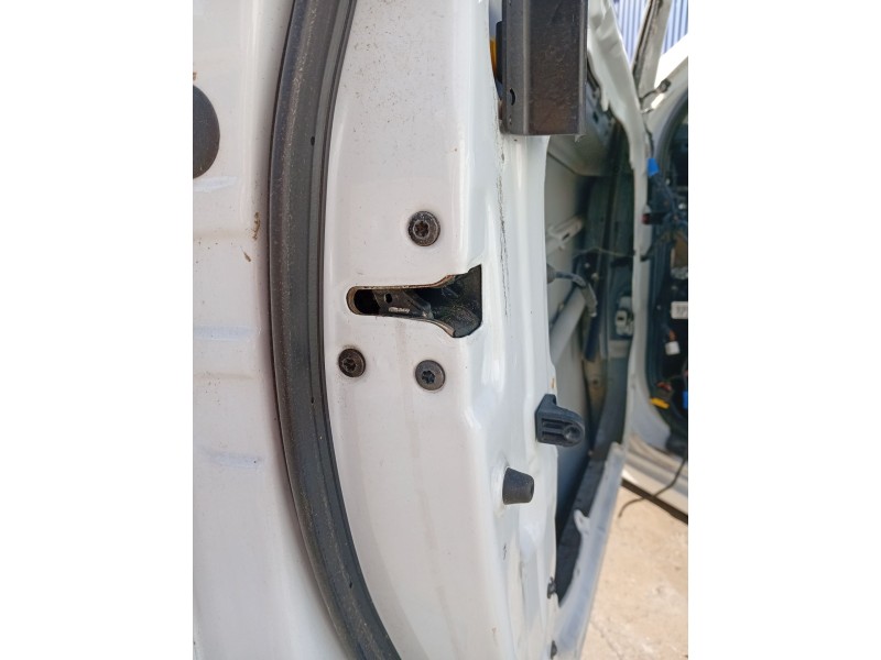 Recambio de cerradura puerta delantera izquierda para kia cee´d 1.6 crdi cat referencia OEM IAM 813101H000  