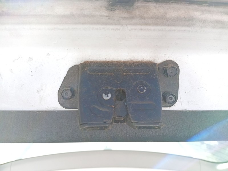 Recambio de cerradura maletero / porton para kia cee´d 1.6 crdi cat referencia OEM IAM 812301H000  