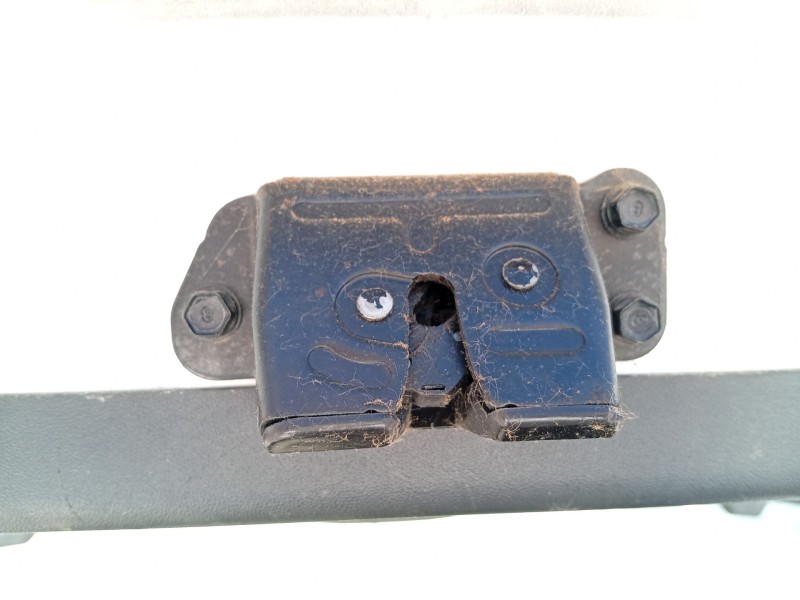 Recambio de cerradura maletero / porton para kia cee´d 1.6 crdi cat referencia OEM IAM 812301H000  