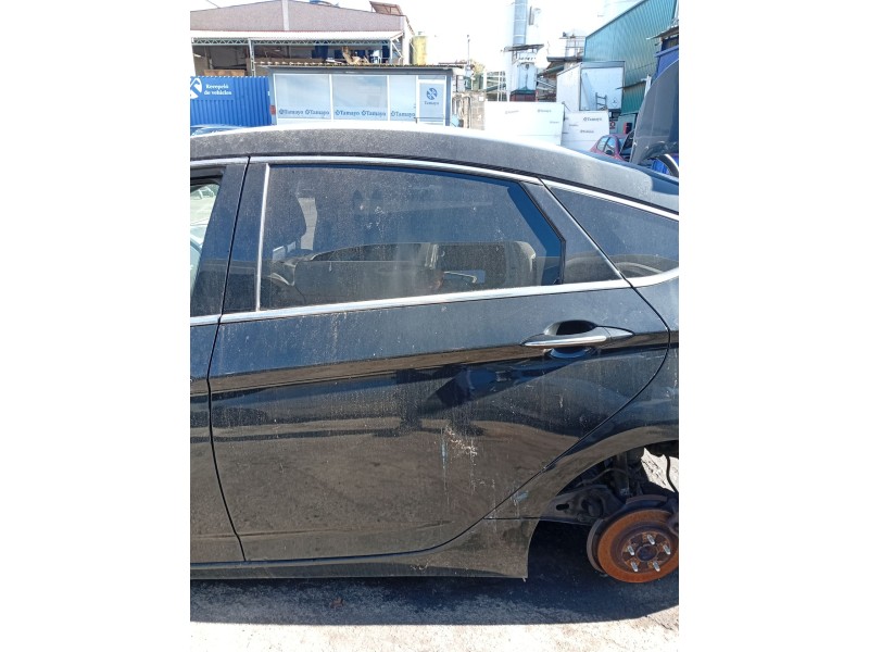 Recambio de puerta trasera izquierda para hyundai i40 referencia OEM IAM 770033Z300  