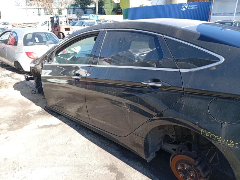 Recambio de puerta trasera izquierda para hyundai i40 referencia OEM IAM 770033Z300  