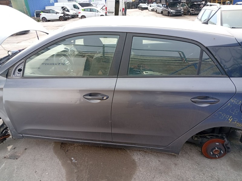 Recambio de puerta trasera izquierda para hyundai i20 referencia OEM IAM 77003C8000  