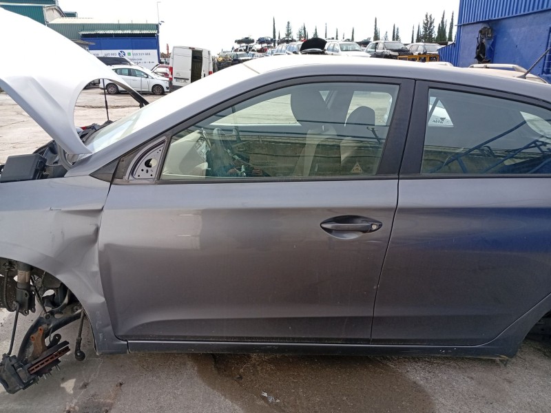 Recambio de puerta delantera izquierda para hyundai i20 referencia OEM IAM 76003C8000  