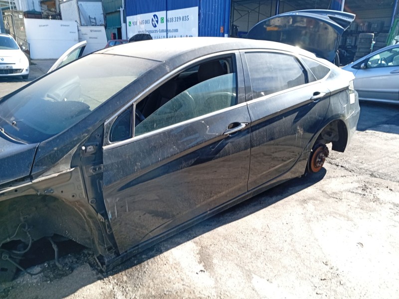 Recambio de puerta delantera izquierda para hyundai i40 referencia OEM IAM 760033Z000  