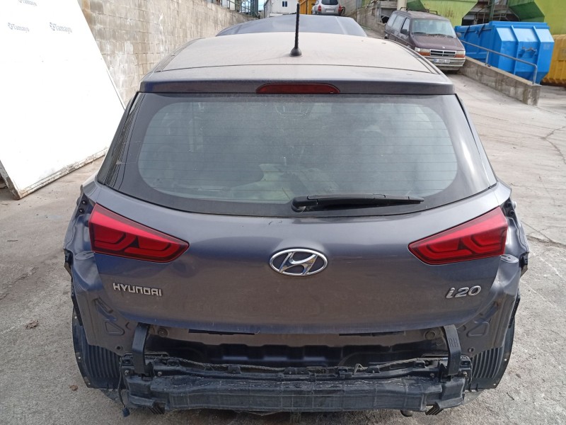 Recambio de porton trasero para hyundai i20 referencia OEM IAM 73700C8000  