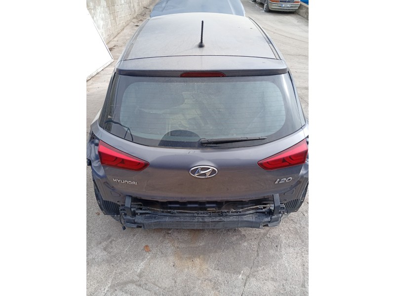 Recambio de porton trasero para hyundai i20 referencia OEM IAM 73700C8000  