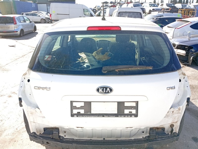 Recambio de porton trasero para kia cee´d 1.6 crdi cat referencia OEM IAM 737001H000  