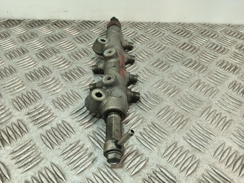 Recambio de rampa inyectora para mazda 5 berl. (cr) referencia OEM IAM   