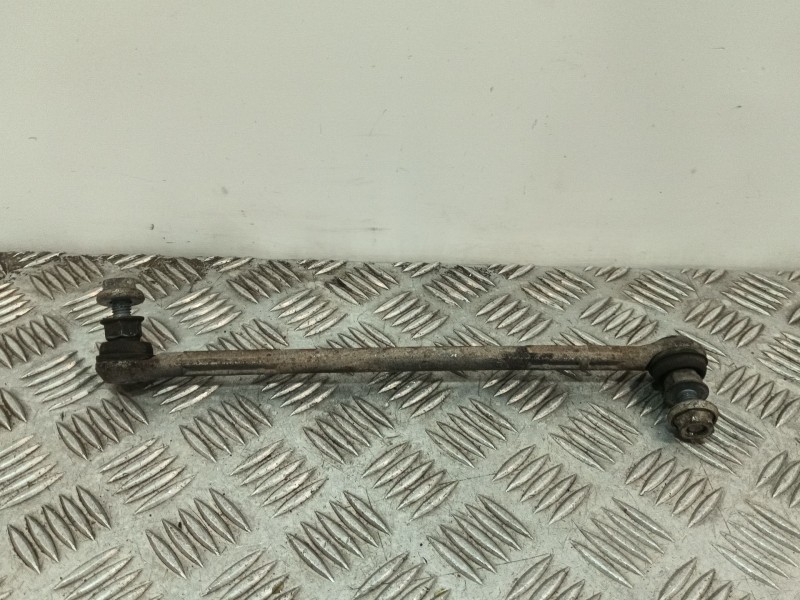 Recambio de bieleta estabilizadora delantera derecha para bmw 1 (e87) 118 d referencia OEM IAM 3135676593402  