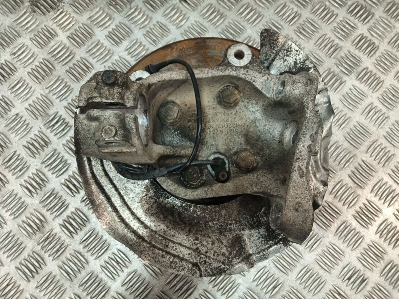 Recambio de mangueta delantera derecha para bmw 1 (e87) 118 d referencia OEM IAM 31216764444  