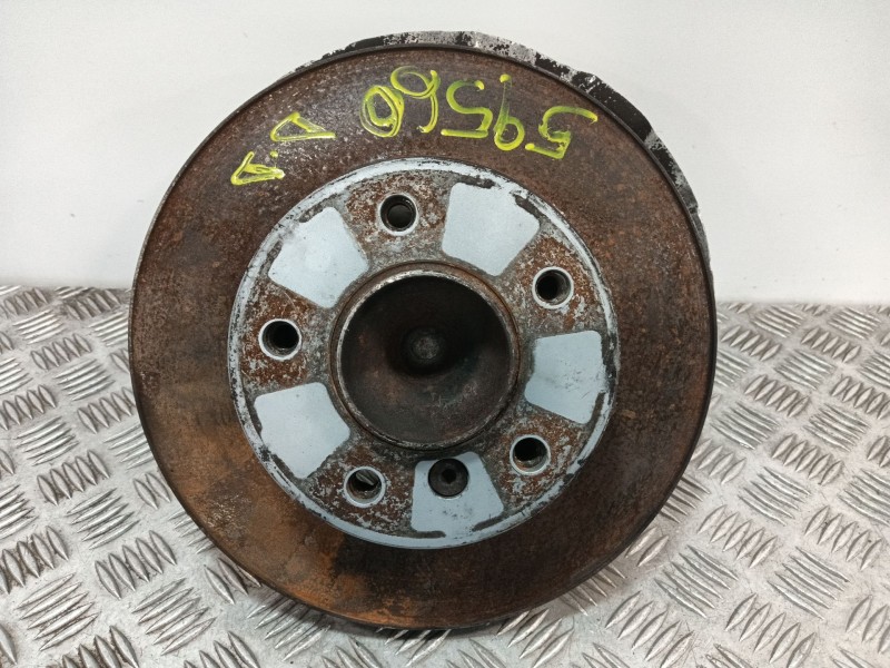 Recambio de mangueta delantera derecha para bmw 1 (e87) 118 d referencia OEM IAM 31216764444  