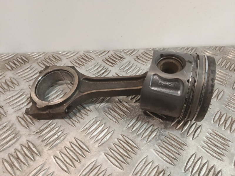 Recambio de biela para peugeot boxer autobús 2.2 bluehdi 120 referencia OEM IAM H268X  