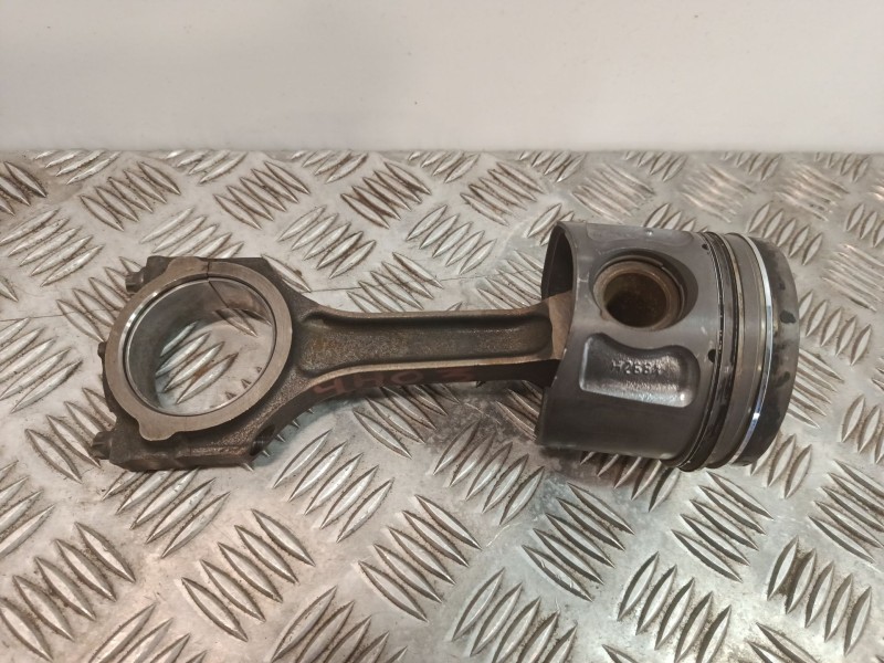 Recambio de biela para peugeot boxer autobús 2.2 bluehdi 120 referencia OEM IAM H268X  