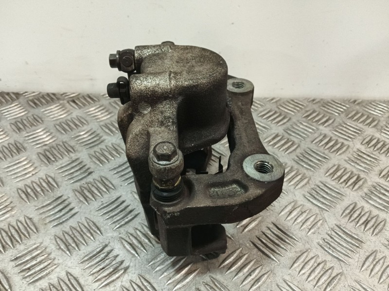 Recambio de pinza freno delantera izquierda para opel insignia berlina 2.0 cdti cat referencia OEM IAM BC412  